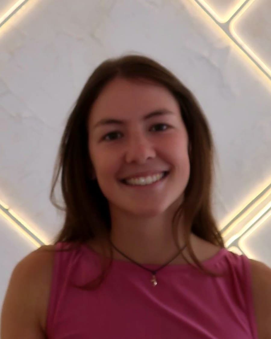 Chiara, professeure de pole dance au Flirty Pole Studio Luxembourg