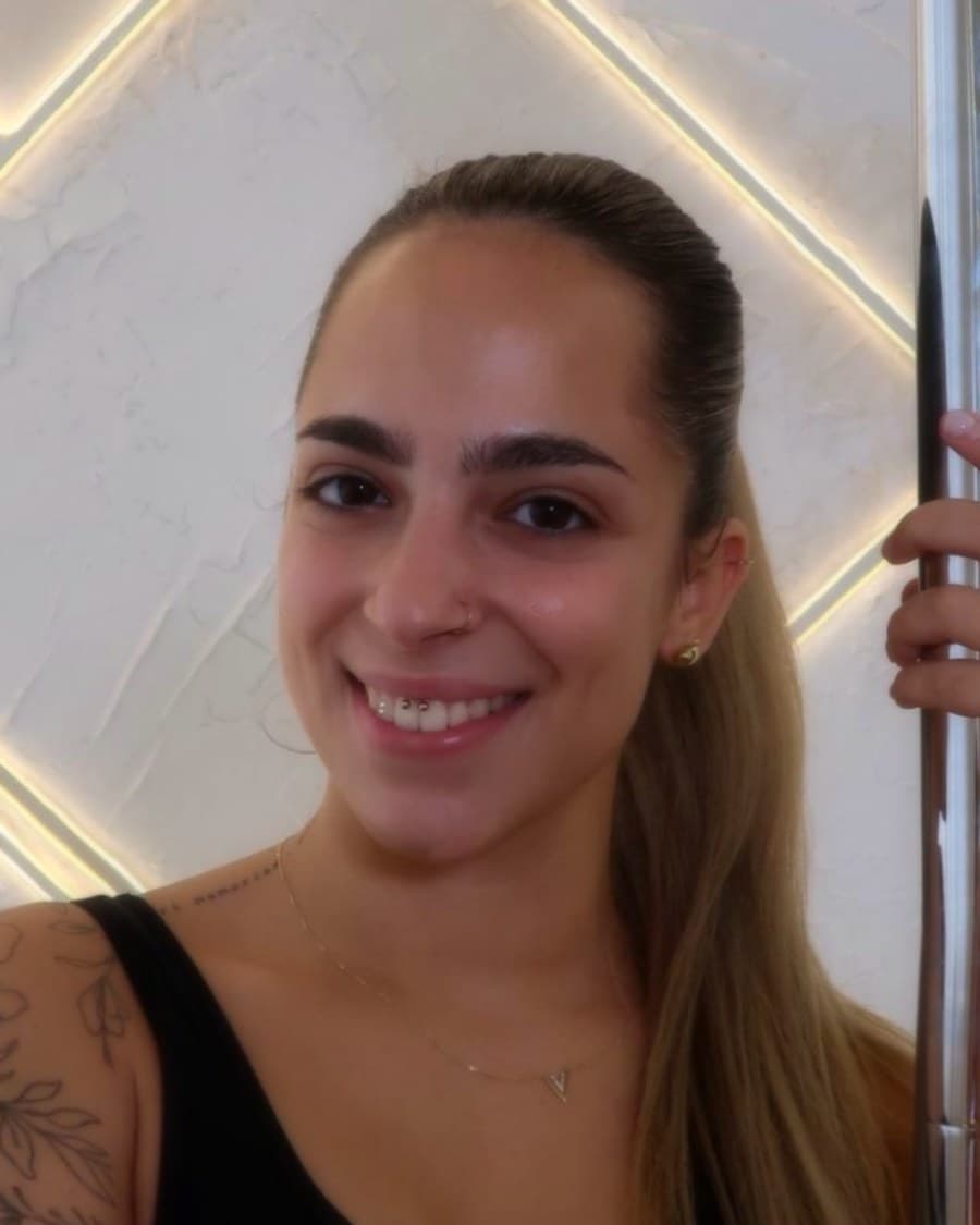 Lara, professeure de pole dance au Flirty Pole Studio Luxembourg