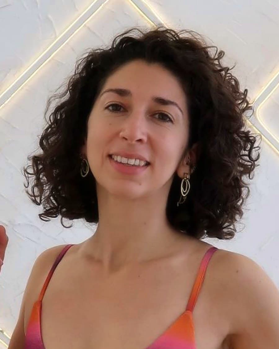 Nadia, professeure de pole dance au Flirty Pole Studio Luxembourg